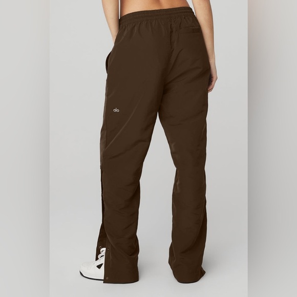 Alo Yoga Legend Snap Pant - Picture 4 of 5